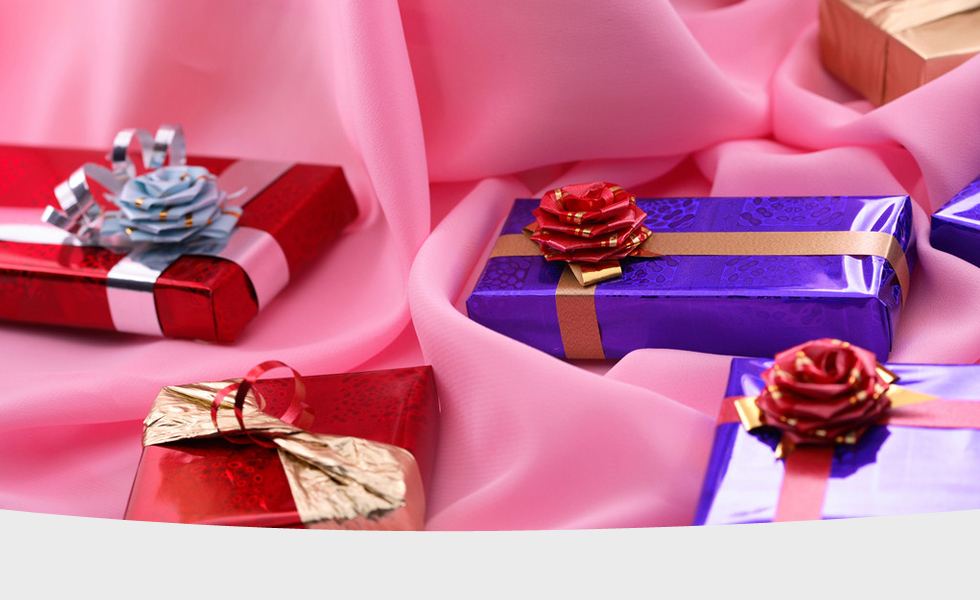 annatto pedestal suitable for gifts scene: the birthday gift 